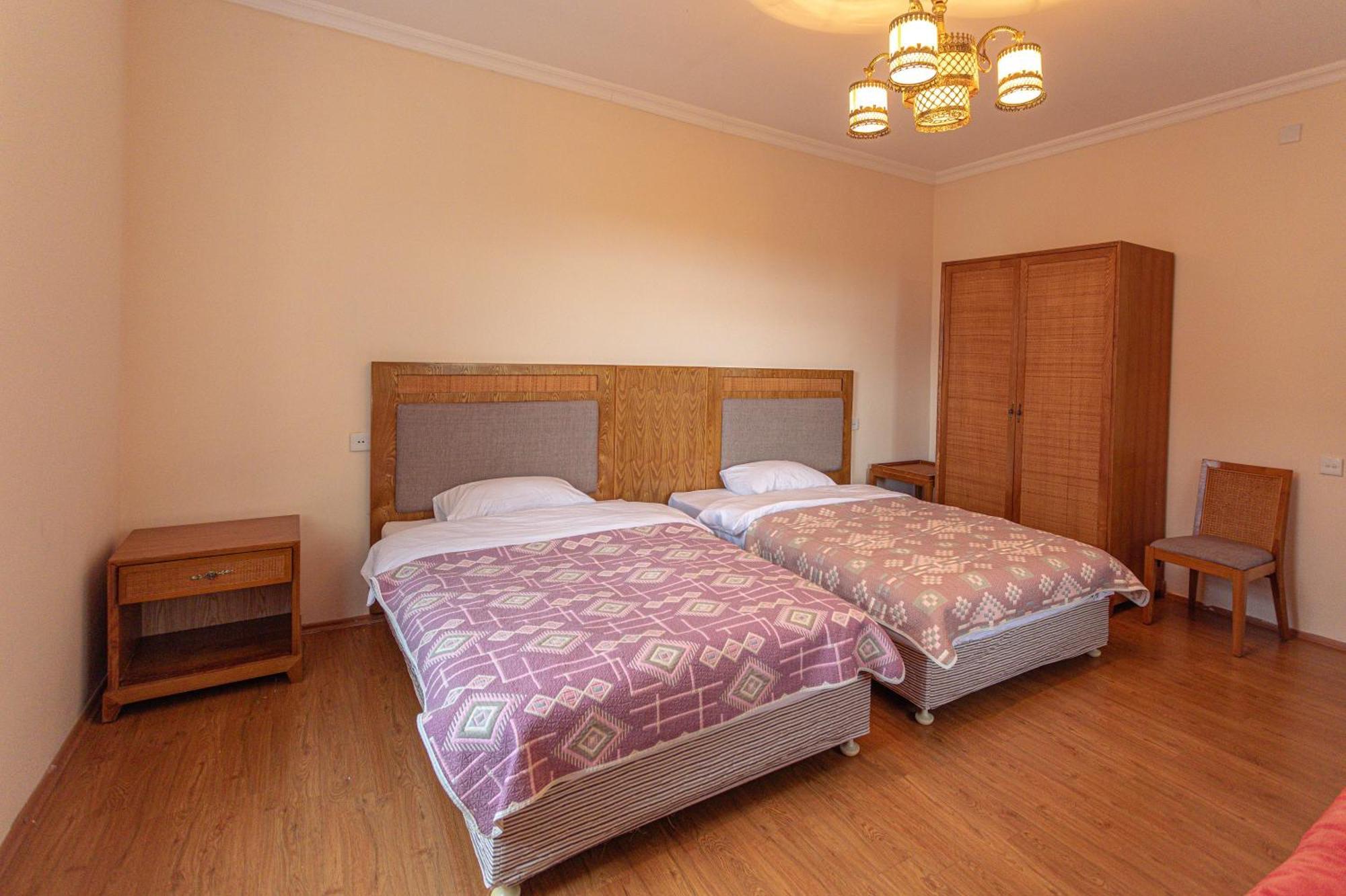 Chabiant Guesthouse Chateau Monolit Ikinci Yeniyol Esterno foto