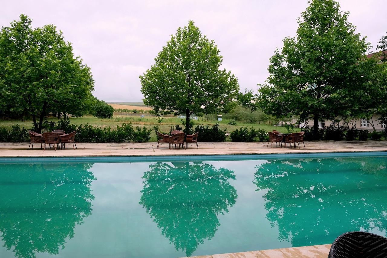 Chabiant Guesthouse Chateau Monolit Ikinci Yeniyol Esterno foto